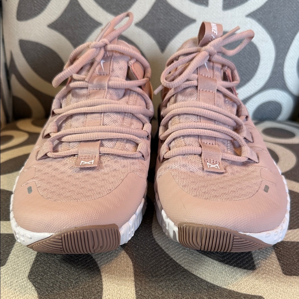 Nike free Metcon 5 Women's Pink oxford white Athletic Shoes